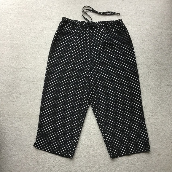 CASUAL CORNER Annex Petite PXL BLACK AND WHITE POLKA DOTS CAPRI PANTS - Picture 1 of 4